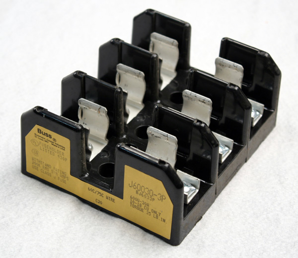 Fuse blocks and holders 029